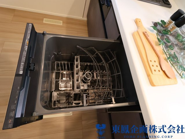 食後の後片付けが楽になる食洗機付き