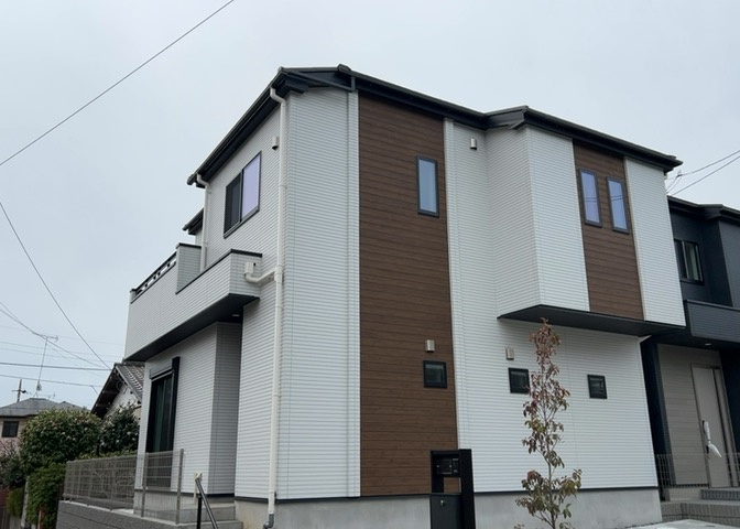 ついに完成致しました！現地をご見学に行く際は、道路の幅や周辺の交通量、施設などをご確認頂くことをおすすめします！物件の流れが早いため、内見をしたい方はお早めに当社営業までお問い合わせ頂きご予約下さい！
