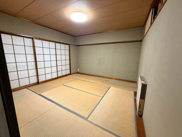 北側バルコニーに面する和室8畳