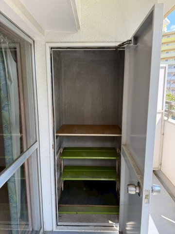 バルコニーの物入