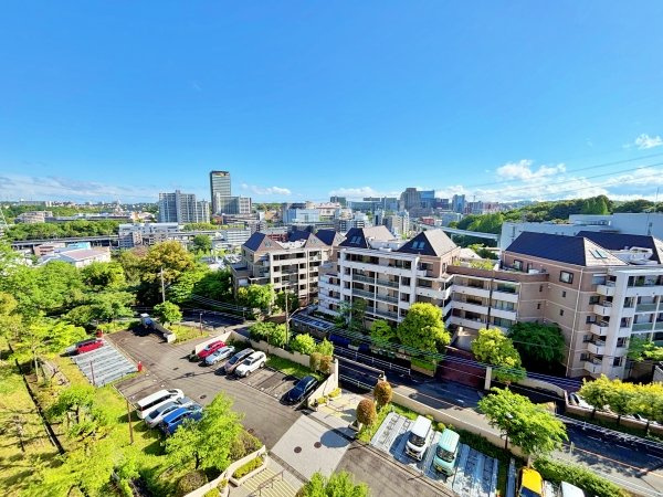 バルコニーからの眺望、条件により富士山が望めます