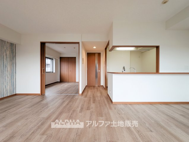【Life　Stage】　◆暮らしに寄り添う◆　小さなお子様の遊び場から、成長後の学習スペース、ご夫婦のくつろぎの場まで、ライフステージに合わせて活用できます。