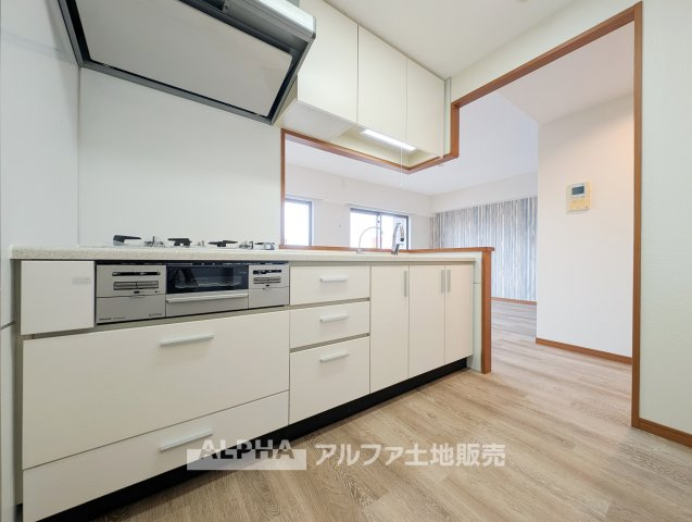 【Life　without　end】　◆心地よさを求めて◆終わりのない暮らしづくりはキッチンから始まる。食事は暮らしの中でとても重要。お洒落なキッチンを使用すれば空間の居心地良さが変わる。
