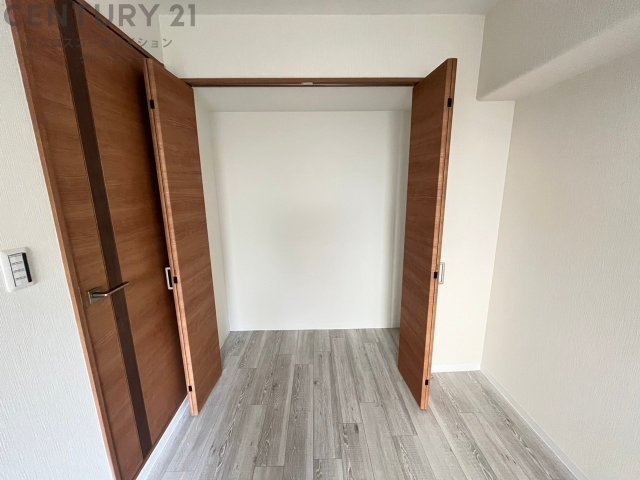 衣類やアクセサリー、小物類の収納が便利で整理整頓がしやすく、部屋の美観を保ちつつ、スペースを最大限に活用できます。衣服のしわやダメージを防ぎ、長持ちさせることができます。