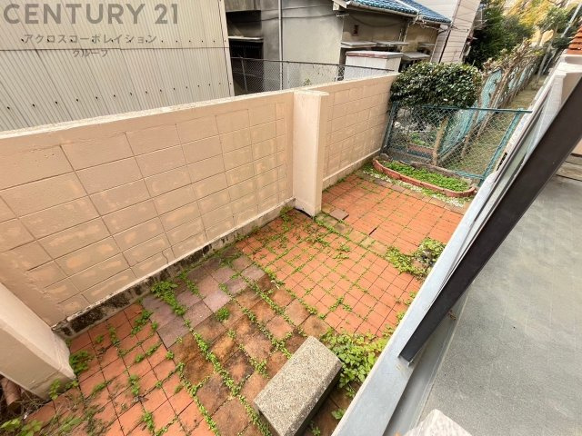 本格的なガーデニングや家庭菜園などを楽しめる専用庭付き物件です。