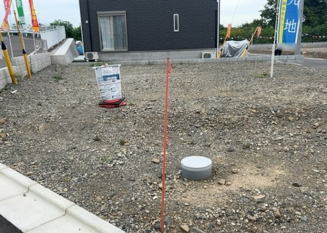 家を建てる前提で土地を探している場合、地盤の丈夫さは譲れない条件の一つです。地盤が脆弱だと追加工事が必要となります。また、過去に地盤沈下や液状化現象を起こした土地は、できるだけ避けた方がいいでしょう。