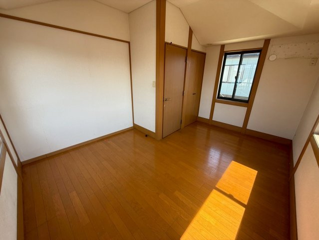 洋室6帖・収納付きで、お部屋がすっきり片付きます。