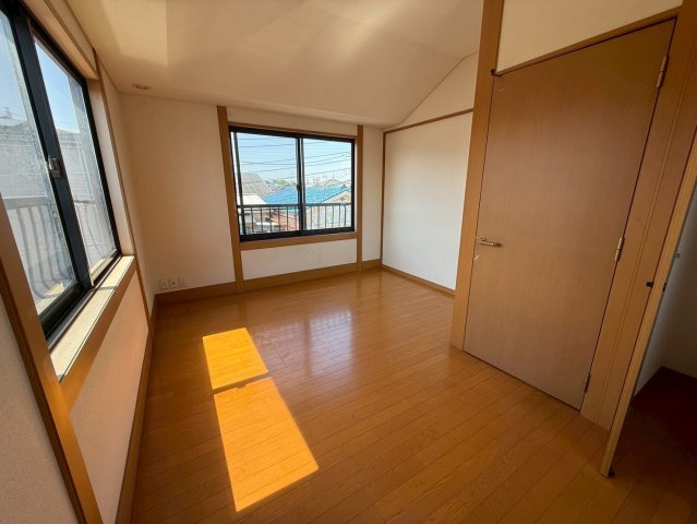 洋室6帖・収納付きで、お部屋がすっきり片付きます。