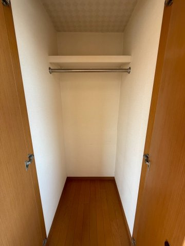 収納が豊富で、暮らしやすさに配慮した間取りです。