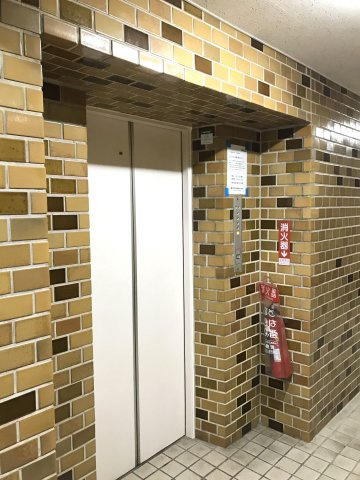 エレベーターあり！お荷物が重い時などに便利です。
