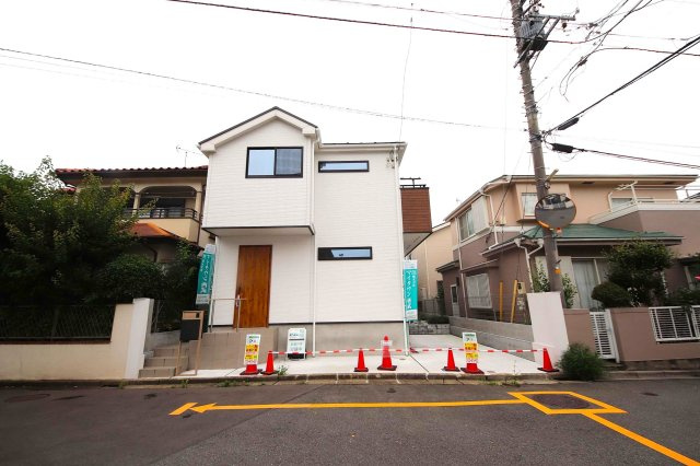 徒歩10分圏内に小学校・コンビニ・スーパー・ドラッグストア・しまむら・西松屋など