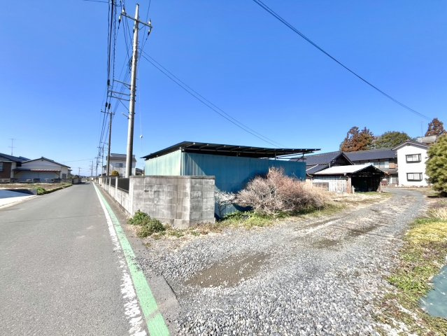 ■外観｜前面道路が広く見渡しが良いので、車の安全確認もばっちり！