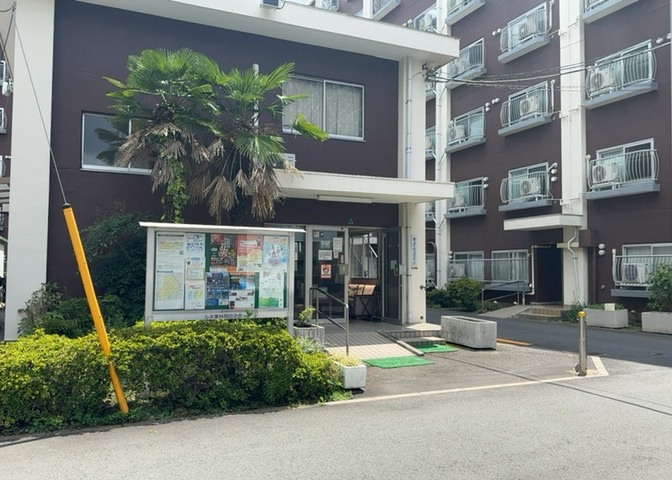 マンション敷地内の敷地緑化スペースや植栽は丁寧に手入れされており、四季折々の自然を身近に感じることができます。緑豊かな環境が住まいに彩りを添え、住まう方の心を穏やかに癒やしてくれる環境です。