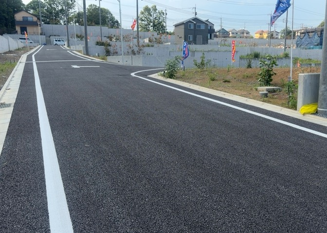物件の詳細については、現地を見てわかること以外に、役所や法務局などで調べないとわからないことがあります。そのため、現地に行く場合は、もしこの物件を買ったらどのような生活ができるかをイメージしましょう。