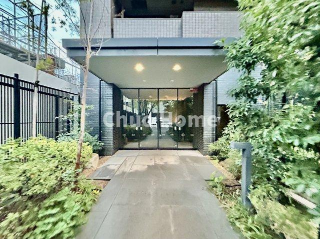 【エントランス】マンションのエントランスは、その物件の印象を決める、顔とも言える場所です。毎日通る場所ですからきれいなのが一番です。