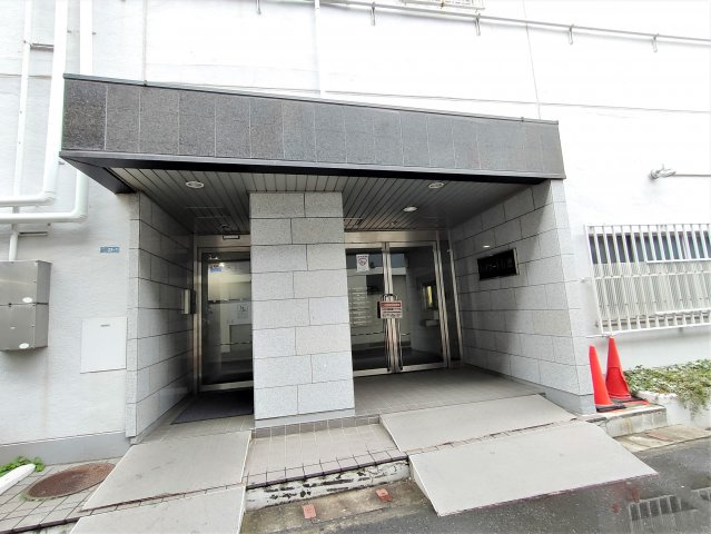 【エントランス】