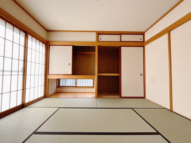 ■1階和室｜和室でしか味わえない畳ならではの香りや素材で和のやすらぎを感じてください♪休日はお子様とお昼寝するのにも最適です！