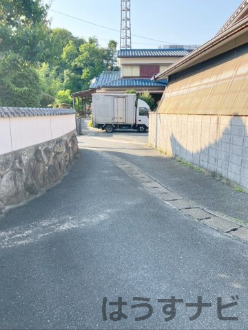 前面道路（南西側）