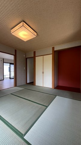 押入