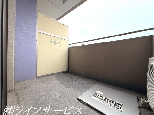 東側バルコニー