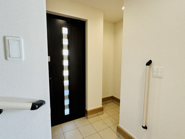 ～シューズインクローク付き　物が溢れがちな玄関をスッキリとした状態に保てます～