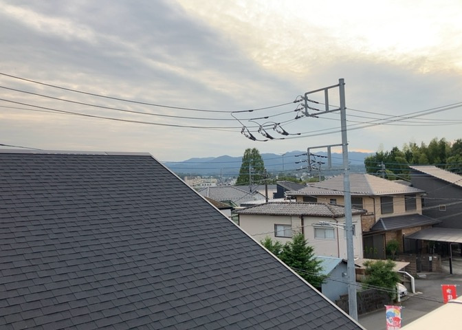 眺望を気にして物件を探す場合、前面に建物が建っていないか現地で確認しましょう！前面に建物があると景色はもちろん、日当たりや風通しにも影響が出てきます。住んだ時のことを想像しながら現地見学をしましょう。