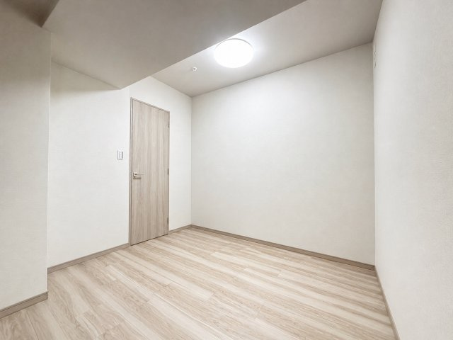 【洋室？】約4.8帖の洋室！WICもありお部屋を広くお使いいただけます◎