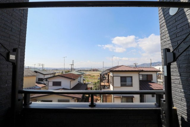 周囲に遮るものが少なく開放的な眺望。気持ちの良い風と光を感じられます。