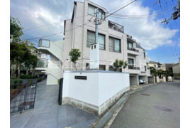 緑地公園リッツハウスの外観