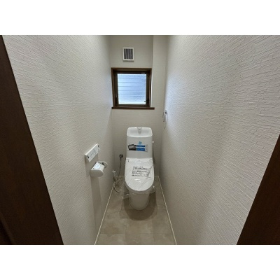 快適に使えるウォシュレット付きトイレを完備！