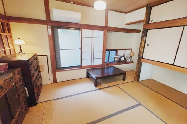 家族団らんの場に、心地良く快適な雰囲気の和室です。　　
