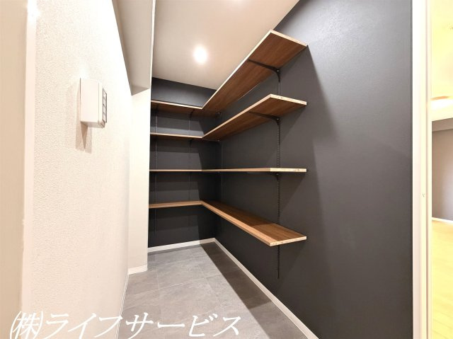 玄関／広々シューズインクローゼット