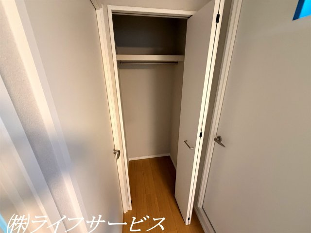リビングルームに収納あり！