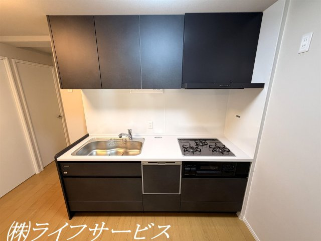 システムキッチン／3口ガスコンロ、食器洗浄乾燥機付！
