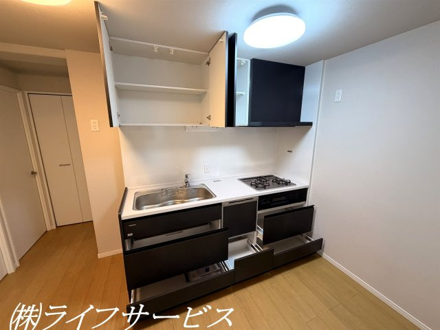 キッチン収納部分充実しています！