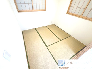 日本らしい落ち着いた雰囲気の和室です