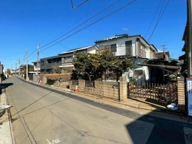 緑と静けさに囲まれた閑静な住宅街。心地よい住環境で、家族の笑顔があふれる暮らしを実現します。