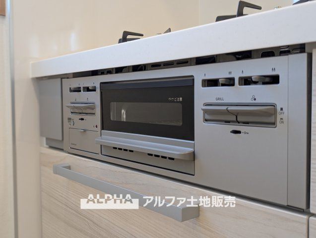 【Gas　range】　◆ガスレンジ◆ホーローレンジは丈夫で汚れにくく、お料理の後もさっと拭くだけで清潔。毎日の家事をラクにし、ご家族の笑顔を支える嬉しい設備です。