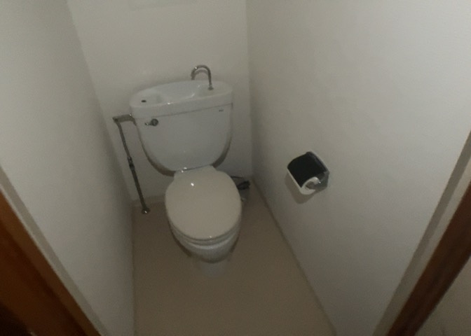 トイレは大きさや形、機能、抗菌性などが異なる多種多彩なタイプが各メーカーから出ています。それぞれに良さがあるため、事前にどういったタイプのトイレがいいのかをご家庭内で決めて、内見に行くといいでしょう。