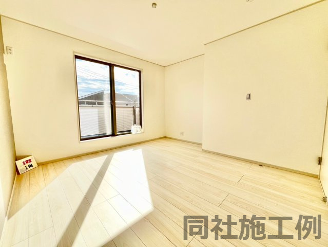 2階の洋室♪　同社施工例♪完成物件見学可能です♪いつでもお問合せ下さい(^^♪