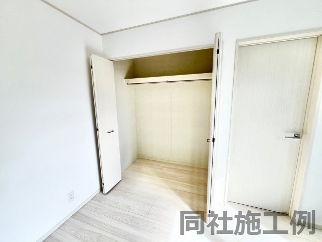 2階の洋室の収納♪　同社施工例♪完成物件見学可能です♪いつでもお問合せ下さい(^^♪
