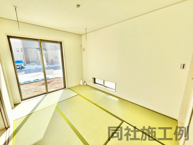 LDK横の和室♪　同社施工例♪完成物件見学可能です♪いつでもお問合せ下さい(^^♪　