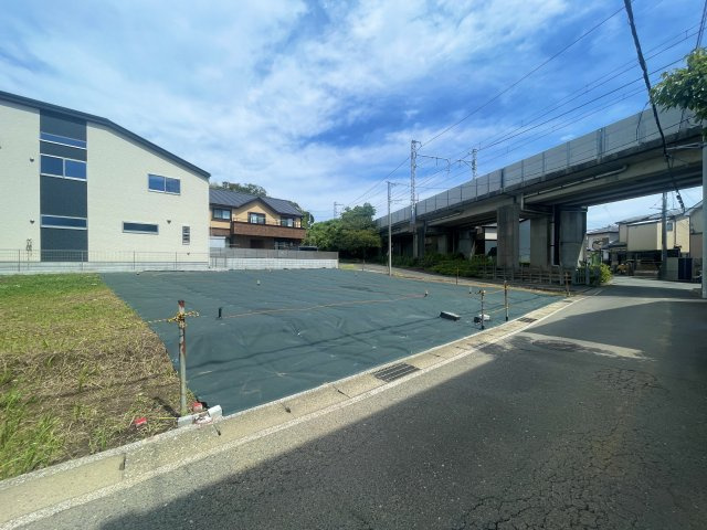 現状更地につき、引き渡し後すぐに着工可能です。　駅まで徒歩8分の立地です。　図面等もございますので、お気軽にお問い合わせください