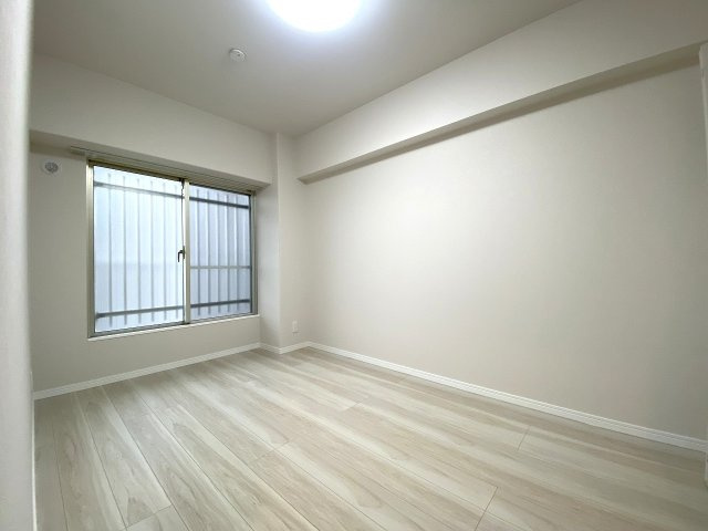 洋室5.0帖　（間取り図右側上）