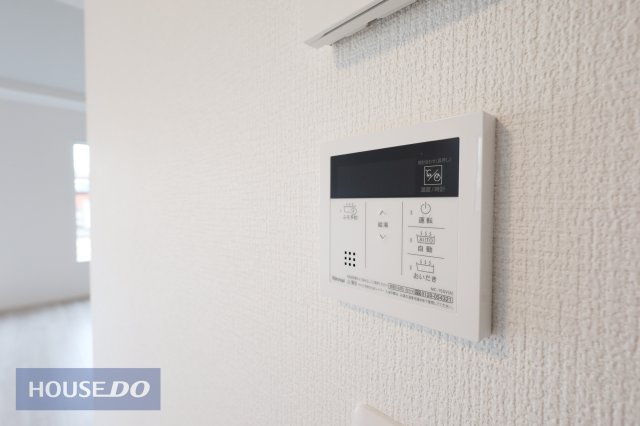 【温水設備】現地完成写真。給湯スイッチ付きで温度調整もラクラクです。