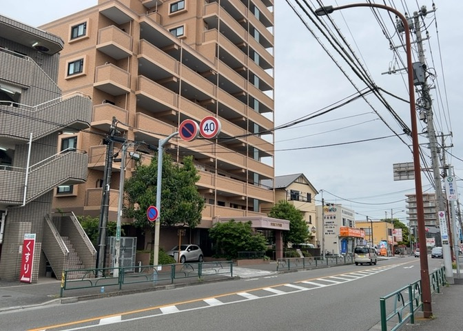 ＲＣ造は、鉄筋とコンクリートを一体化させた構造材を柱や梁などに用いる構造です。耐震性や耐久性にすぐれています。