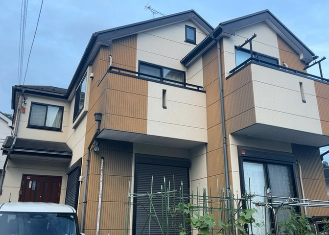木造住宅とは土台、壁、柱など建築物の強度を支える構造体の材に木が使用されている構造を指します。構造体は建物の自重を支えるだけではなく風圧や水圧、積裁荷重などあらゆる衝撃に耐えるための基礎です。