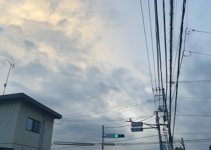 桜や紅葉の名所に出かける人は多いと思いますが、家にいながら季節の移ろいを感じる生活を送りませんか？リビングや窓から見える景色が生活を彩るワンポイントに！現地から見える景色を堪能してみては如何でしょう。