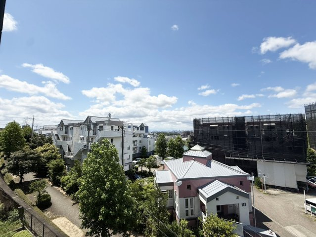 バルコニーからの南東向き眺望です。