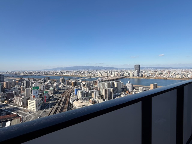 バルコニーからの眺め♪空と街を一望する27階プレミアムview!(^^)!